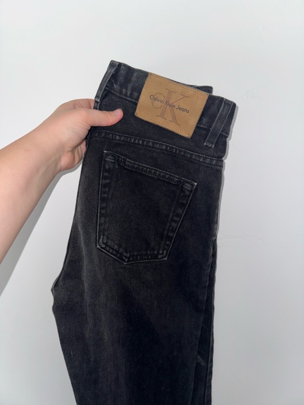 Calvin Klein women’s Black Slim Straight Jeans